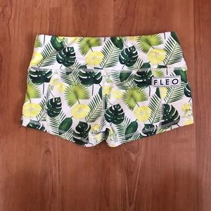 Low rise contour palm FLEO shorts